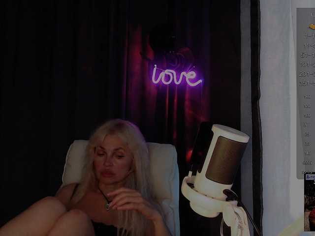 Margo77-1 live webcam show