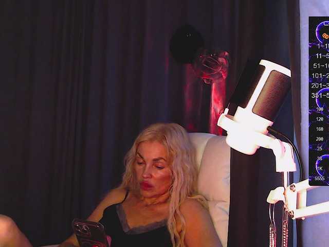 Margo77-1 live cam on BongaCams