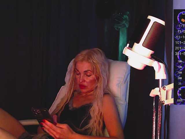 Margo77-1 live cam on BongaCams