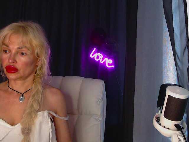 Margo77-1 live webcam show