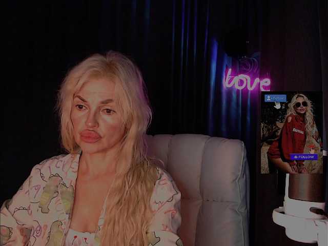Margo77-1 live cam on BongaCams