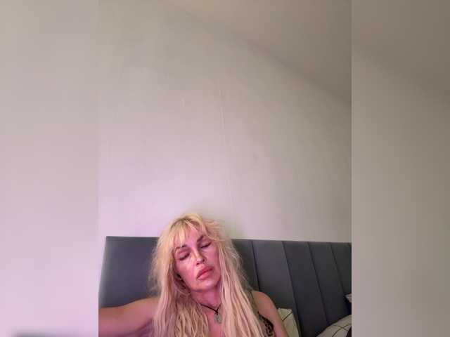 Margo77-1 live webcam show