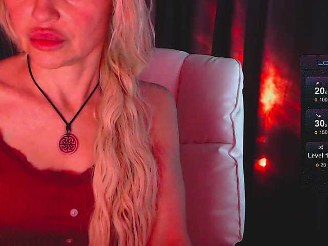 Margo77-1 live cam on BongaCams