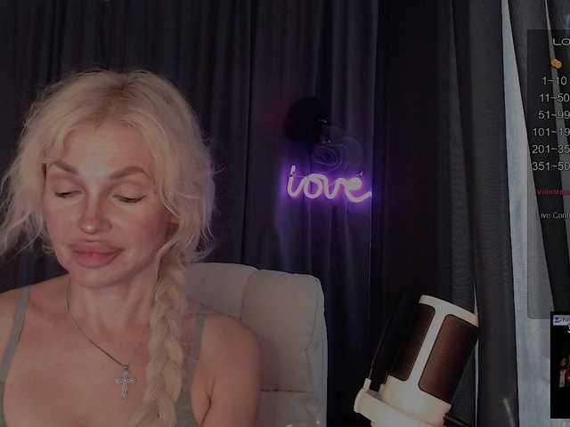 Margo77-1 live cam on BongaCams