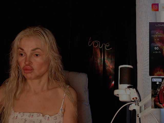 Margo77-1 live cam on BongaCams