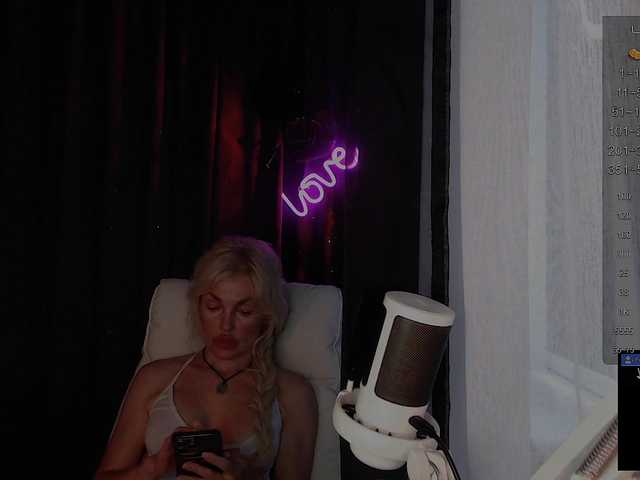 Margo77-1 live webcam show