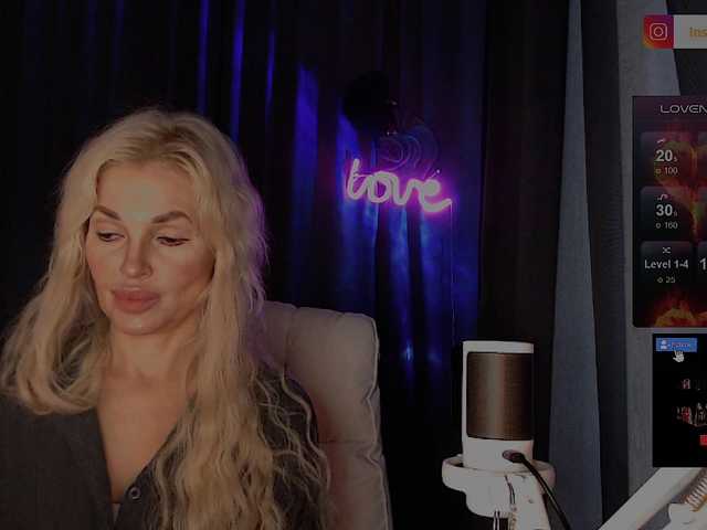 Margo77-1 live cam on BongaCams