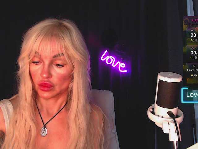 Margo77-1 live cam on BongaCams