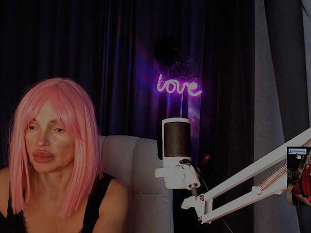 Margo77-1 live cam on BongaCams