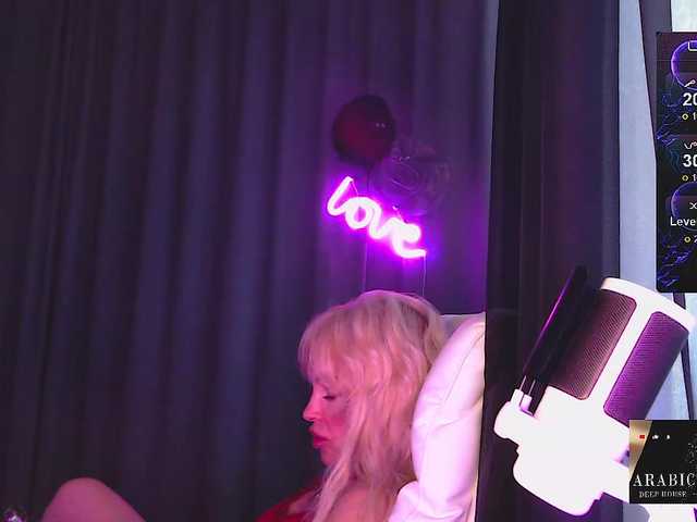 Margo77-1 live cam on BongaCams