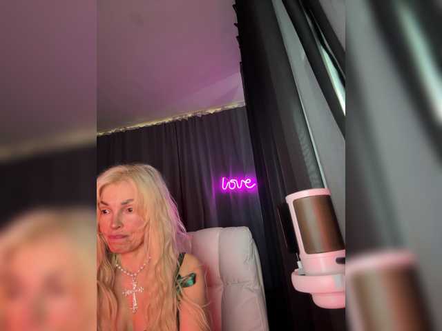 Margo77-1 live cam on BongaCams