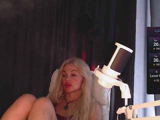 Margo77-1 live cam on BongaCams