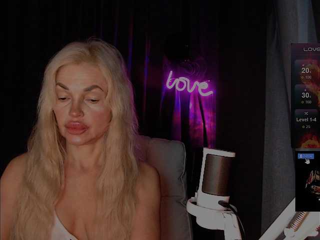 Margo77-1 live cam on BongaCams