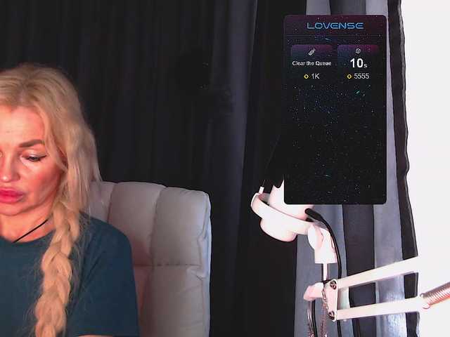Margo77-1 live cam on BongaCams