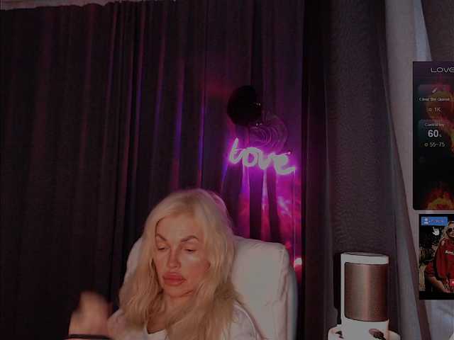 Margo77-1 live cam on BongaCams