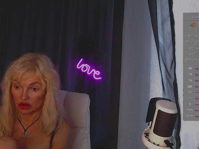 Margo77-1 live cam on BongaCams