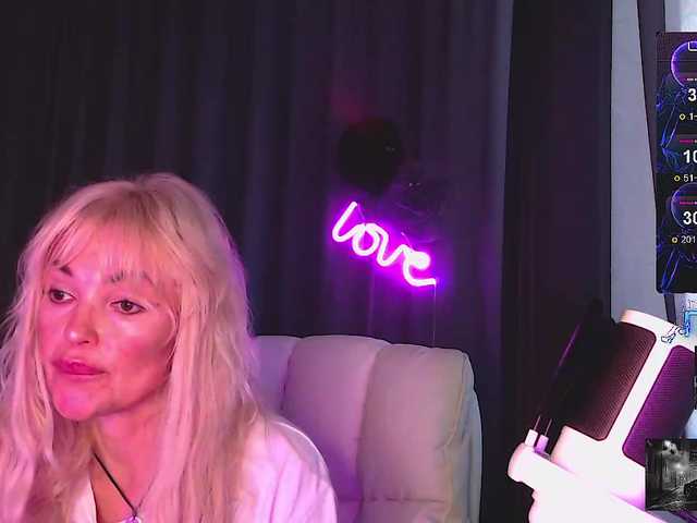 Margo77-1 live cam on BongaCams