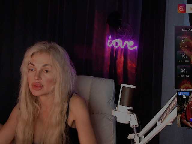 Margo77-1 live cam on BongaCams