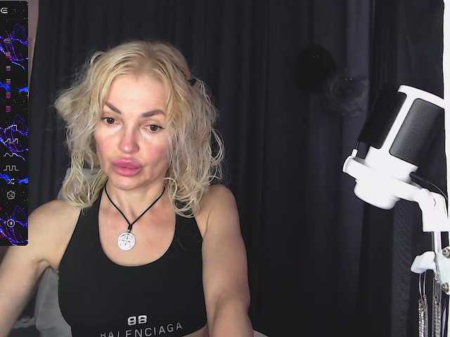 Margo77-1 live cam on BongaCams