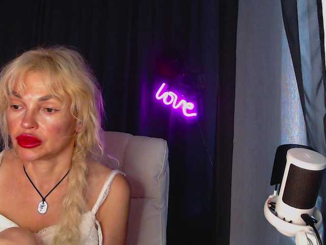Margo77-1 live webcam show