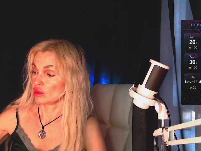 Margo77-1 live cam on BongaCams