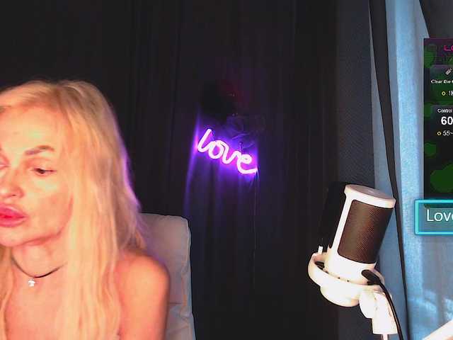 Margo77-1 live cam on BongaCams