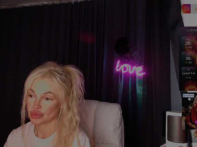 Margo77-1 live cam on BongaCams