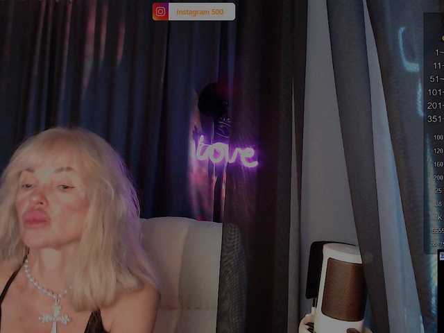 Margo77-1 live cam on BongaCams