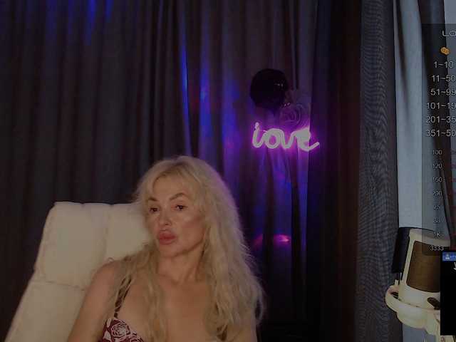 Margo77-1 live cam on BongaCams