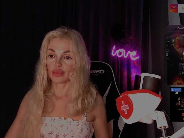 Margo77-1 live cam on BongaCams