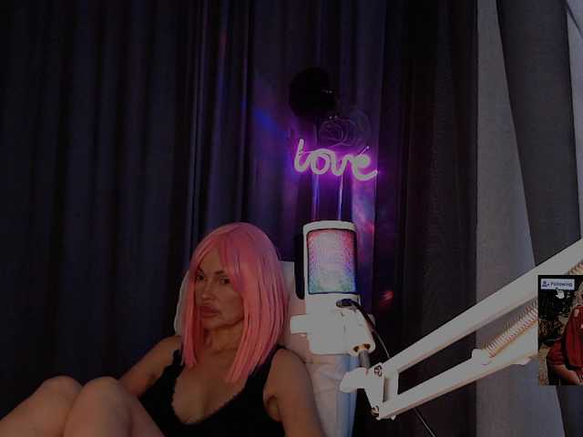 Margo77-1 live cam on BongaCams