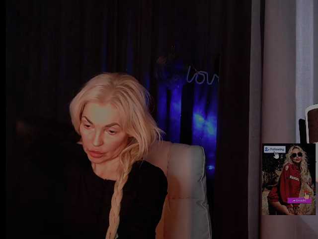 Margo77-1 live cam on BongaCams