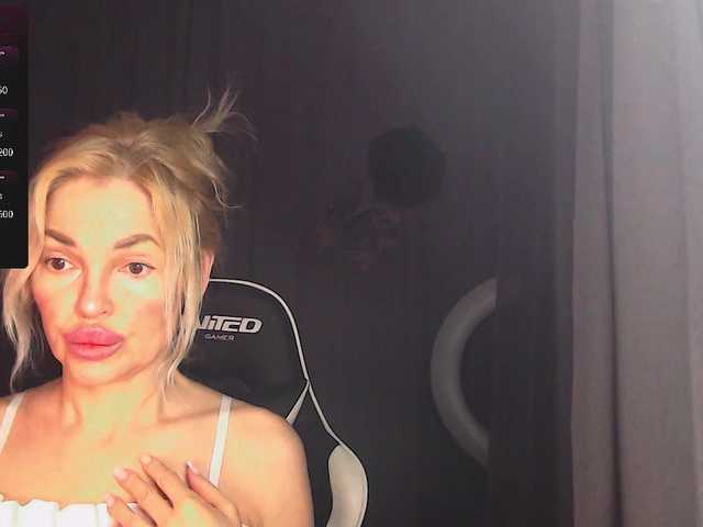 Margo77-1's BongaCams show and profile