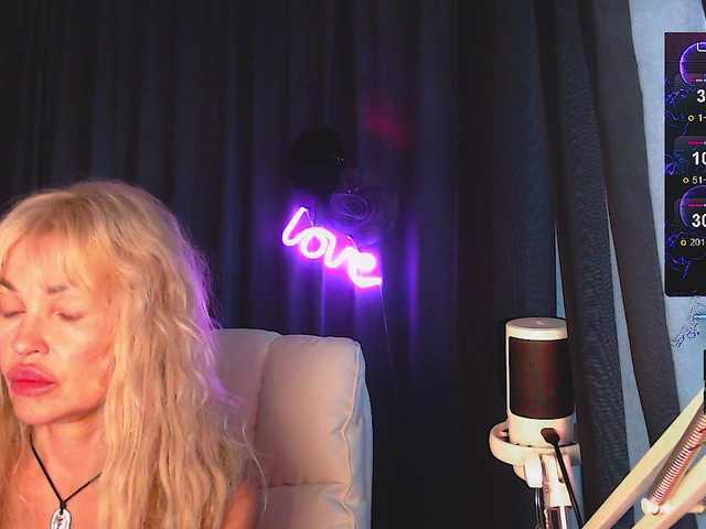 Margo77-1 live cam on BongaCams