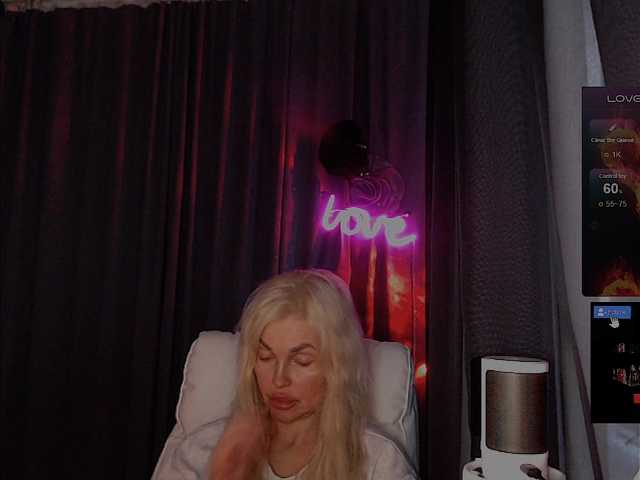 Margo77-1 live cam on BongaCams