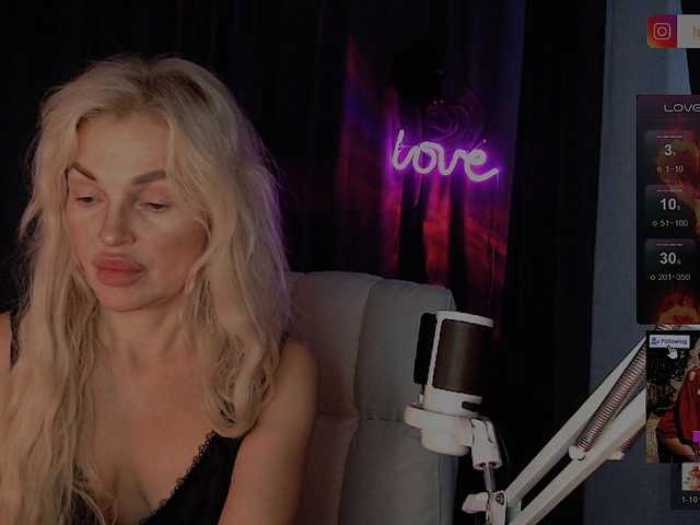 Margo77-1 live cam on BongaCams