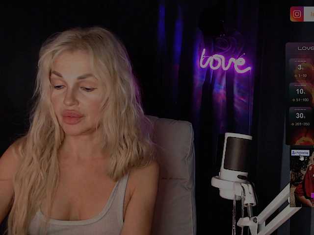 Margo77-1 live cam on BongaCams
