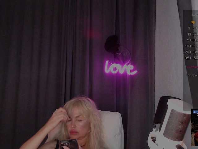 Margo77-1 live cam on BongaCams
