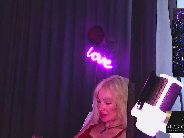 Margo77-1 live cam on BongaCams