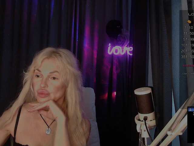 Margo77-1 live cam on BongaCams