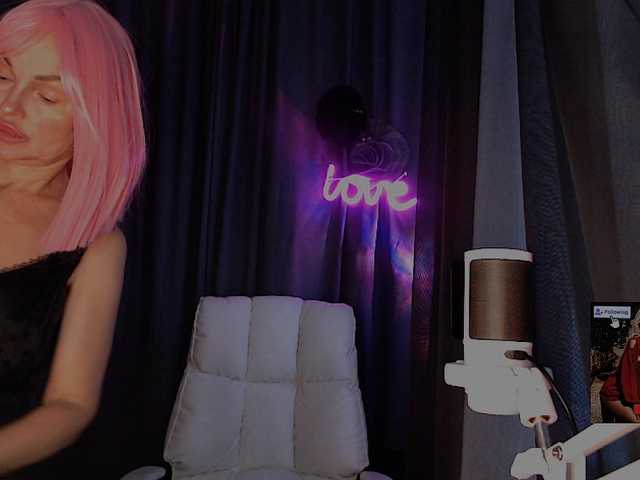 Margo77-1 live cam on BongaCams