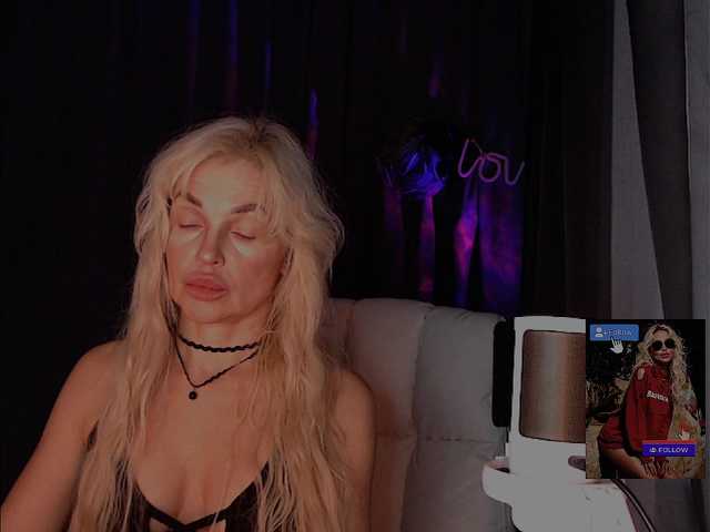 Margo77-1 live cam on BongaCams