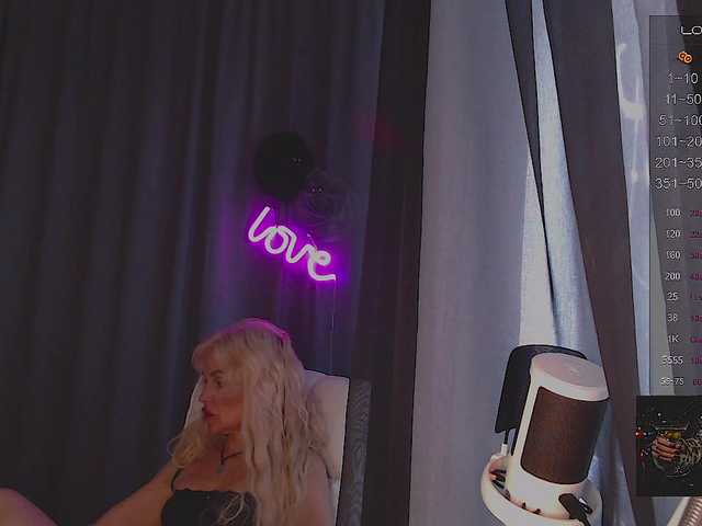 Margo77-1 live webcam show