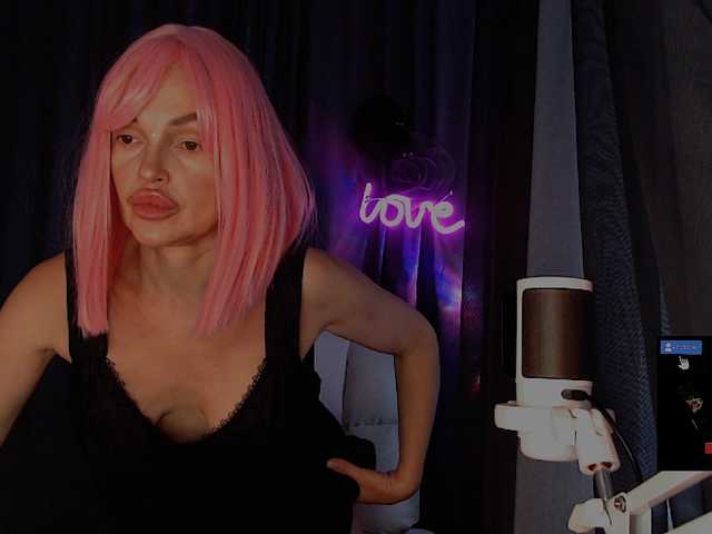 Margo77-1 live cam on BongaCams