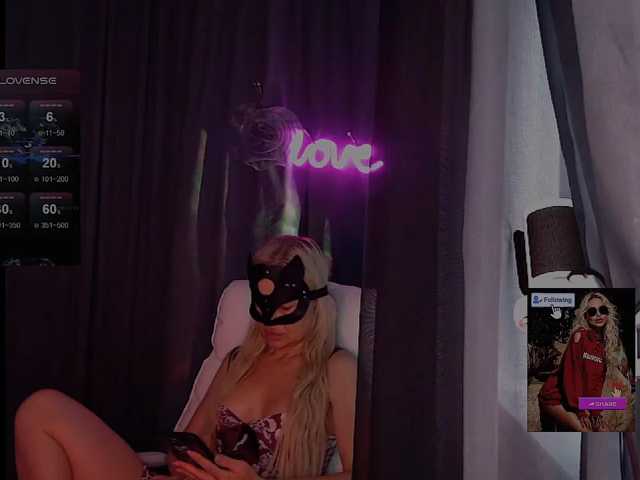 Margo77-1 live cam on BongaCams