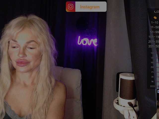 Margo77-1 live cam on BongaCams