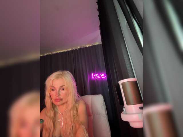 Margo77-1 live cam preview