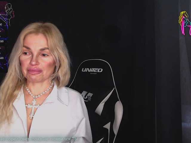 Margo77-1's BongaCams show and profile