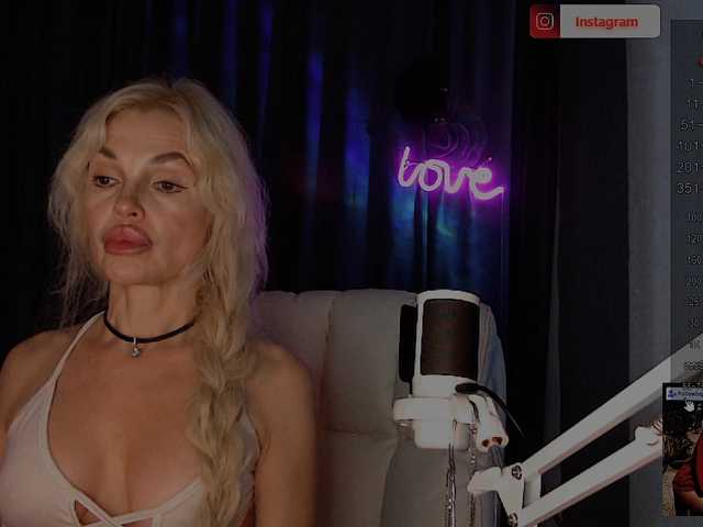 Margo77-1 live cam on BongaCams