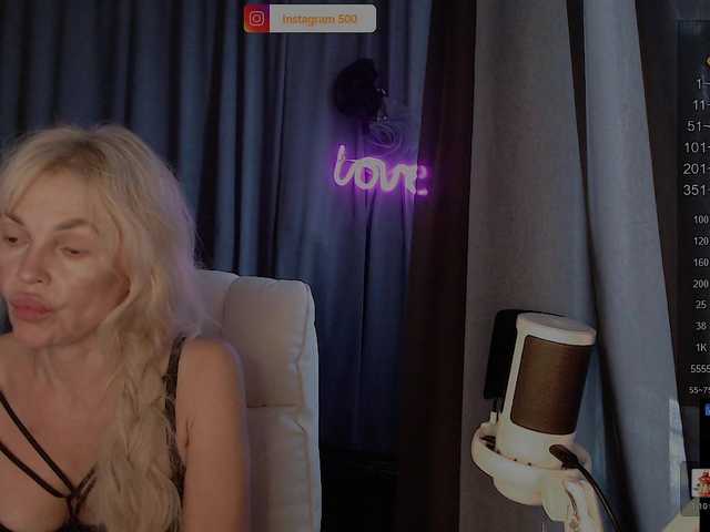 Margo77-1 live cam on BongaCams